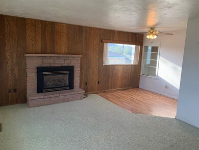 1635 Melarkey St, Winnemucca, NV 89445 - photo 5