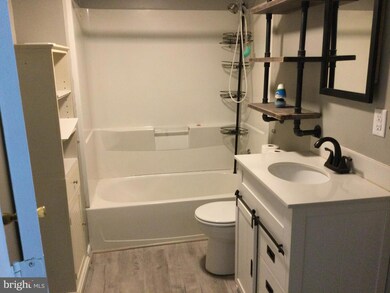 419 N Massanutten St unit A, Strasburg, VA 22657 - photo 4