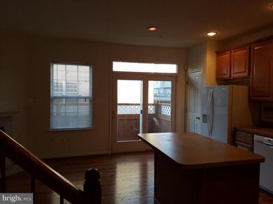 8054 Pennington Dr, Laurel, MD 20724 - photo 3