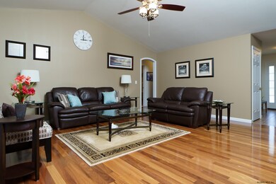 87 Cindy Crest Dr, Schenectady, NY 12306 - photo 5