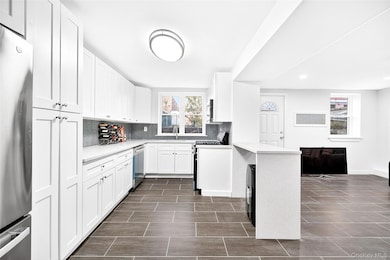 1458 Rowland St, Bronx, NY 10461 - photo 2