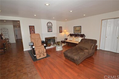 Living room, view of hallway