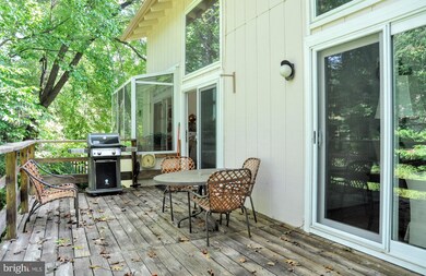 10516 Acacia Ln, Fairfax, VA 22032 - photo 6