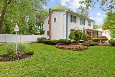2 Sutton Ct Matawan NJ 07747-large-003-0