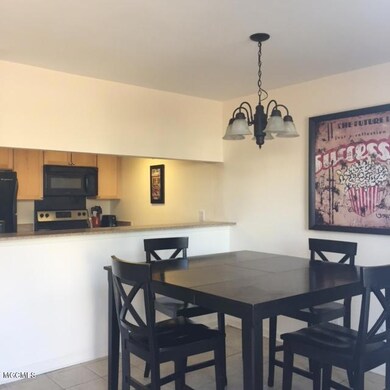Dining/ kitchen