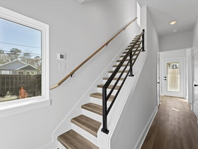 4702 Thornton Villas Ln, Houston, TX 77018 - photo 7