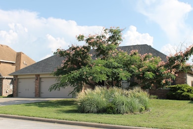 816 E Roubidoux St, Nixa, MO 65714 - photo 5