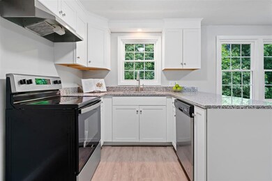 11 Holly Ln unit 13, Greenland, NH 03840 - photo 5