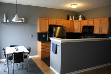 472 Fullers Circle Kitchen Dining