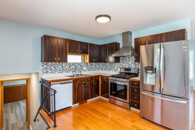 7013 Twana Dr, Urbandale, IA 50322 - photo 6