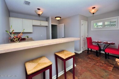 1st Floor Suite-Kitchenette