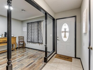 1320 E Hills Dr, Moore, OK 73160 - photo 6