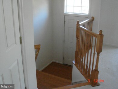 18246 Camdenhurst Dr, Gainesville, VA 20155 - photo 3