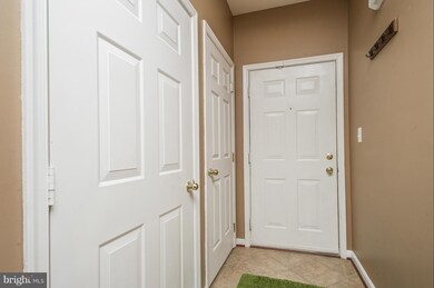 5006 Hollington Dr unit 302, Owings Mills, MD 21117 - photo 3