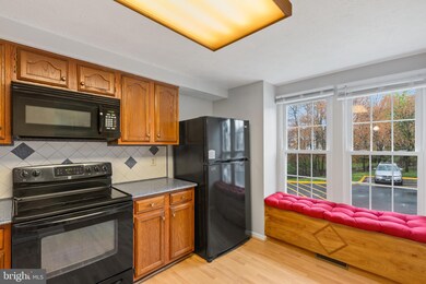 13941 Winding Ridge Ln, Centreville, VA 20121 - photo 3