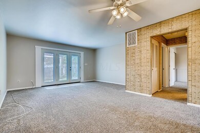 1185 Woodbrook Circle West-large-009-007