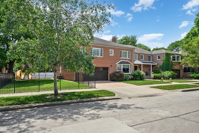 2851 W Rascher Ave, Chicago, IL 60625 - photo 2