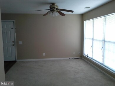 8202 Crossbrook Ct unit B, Lorton, VA 22079 - photo 2