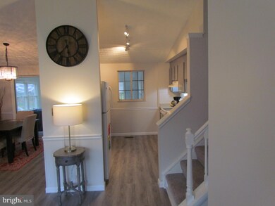 8768 Cold Plain Ct, Springfield, VA 22153 - photo 5