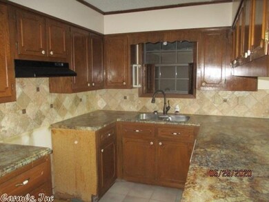 1208 N Porter St, Stuttgart, AR 72160 - photo 5