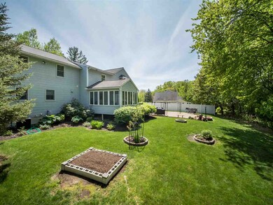 26 Hyacinth Dr, Nashua, NH 03062 - photo 5