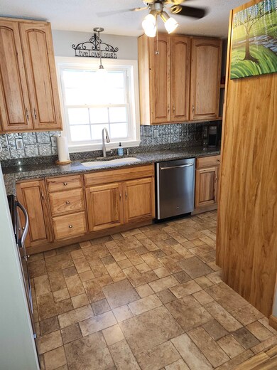 1093 Craney Hill Rd, Henniker, NH 03242 - photo 5