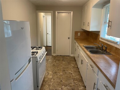 309 Houston St, Tomball, TX 77375 - photo 2