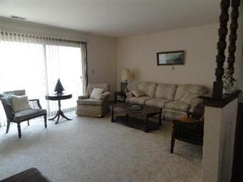 5733 W 63rd St unit 2S, Chicago, IL 60638 - photo 2
