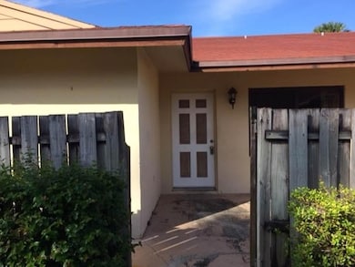 4328 Woodstock Dr unit D, West Palm Beach, FL 33409 - photo 2