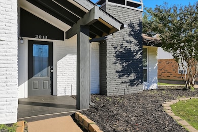 2013 Cedarwood Dr, Carrollton, TX 75007 - photo 3