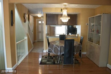 8482 Lazy Creek Ct, Springfield, VA 22153 - photo 4