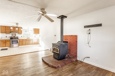 1929 E US Highway 40, Clayton, IN 46118 - photo 4