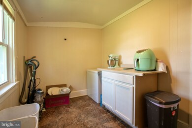 118 E Avon Rd, Brookhaven, PA 19015 - photo 6