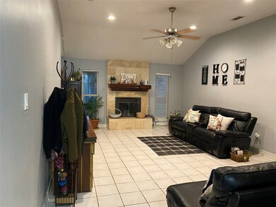 3359 Creek Grove Dr, Houston, TX 77066 - photo 2