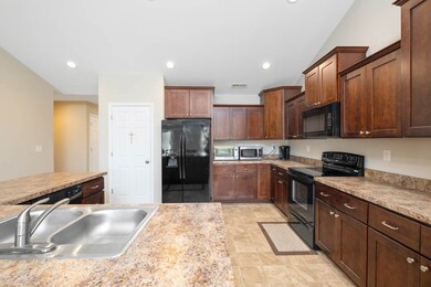 63 Upland Ct, Stuarts Draft, VA 24477 - photo 3