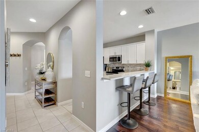 Kitchen with  breakfast/lunch  bar, kitchen island