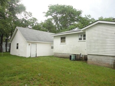 196 W Central Ave, Wheatfield, IN 46392 - photo 7