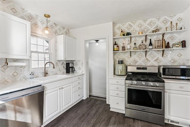 1051 57th St, Des Moines, IA 50311 - photo 7