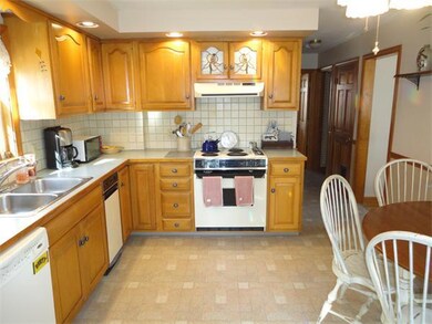 71 Hewes St unit 71, Cumberland, RI 02864 - photo 2