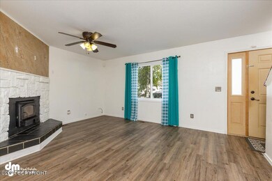 08-Living Room 20240613-DW-5929