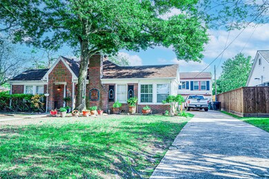 602.5 Fairbanks St unit 2, Houston, TX 77009 - photo 2