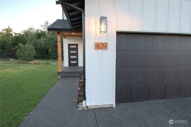 409 E 2nd St, Nooksack, WA 98276 - photo 3