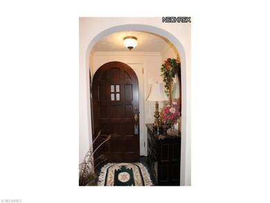Look at this beautiful front door.  What a stateme