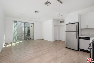 1183 Crenshaw Blvd unit 202, Los Angeles, CA 90019 - photo 7