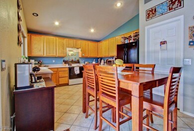 Eat in kitchen