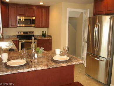 Designed with Breakfast Bar countertop.