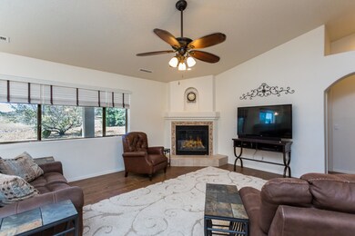 002_Living Room