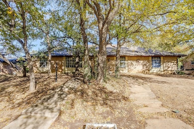 2844 Hurstview Dr, Hurst, TX 76054 - photo 6