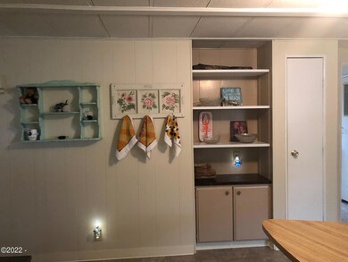 549 SE Reef Ave, Lincoln City, OR 97367 - photo 6