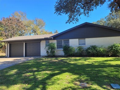 1036 Inwood Dr, Hurst, TX 76053 - photo 2